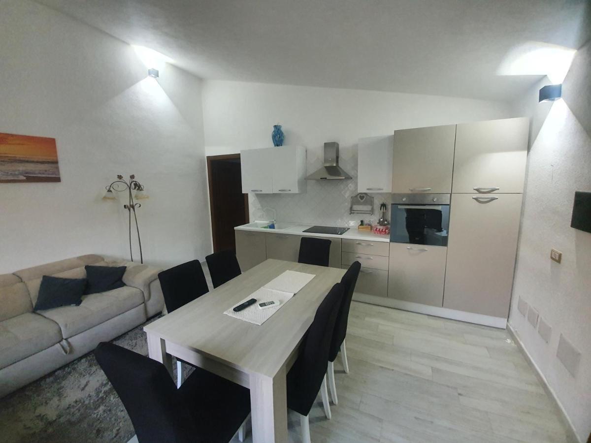 Appartamento Stangoni Badesi Buitenkant foto