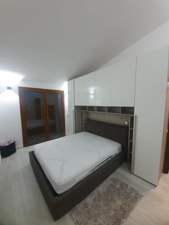 Appartamento Stangoni Badesi Buitenkant foto