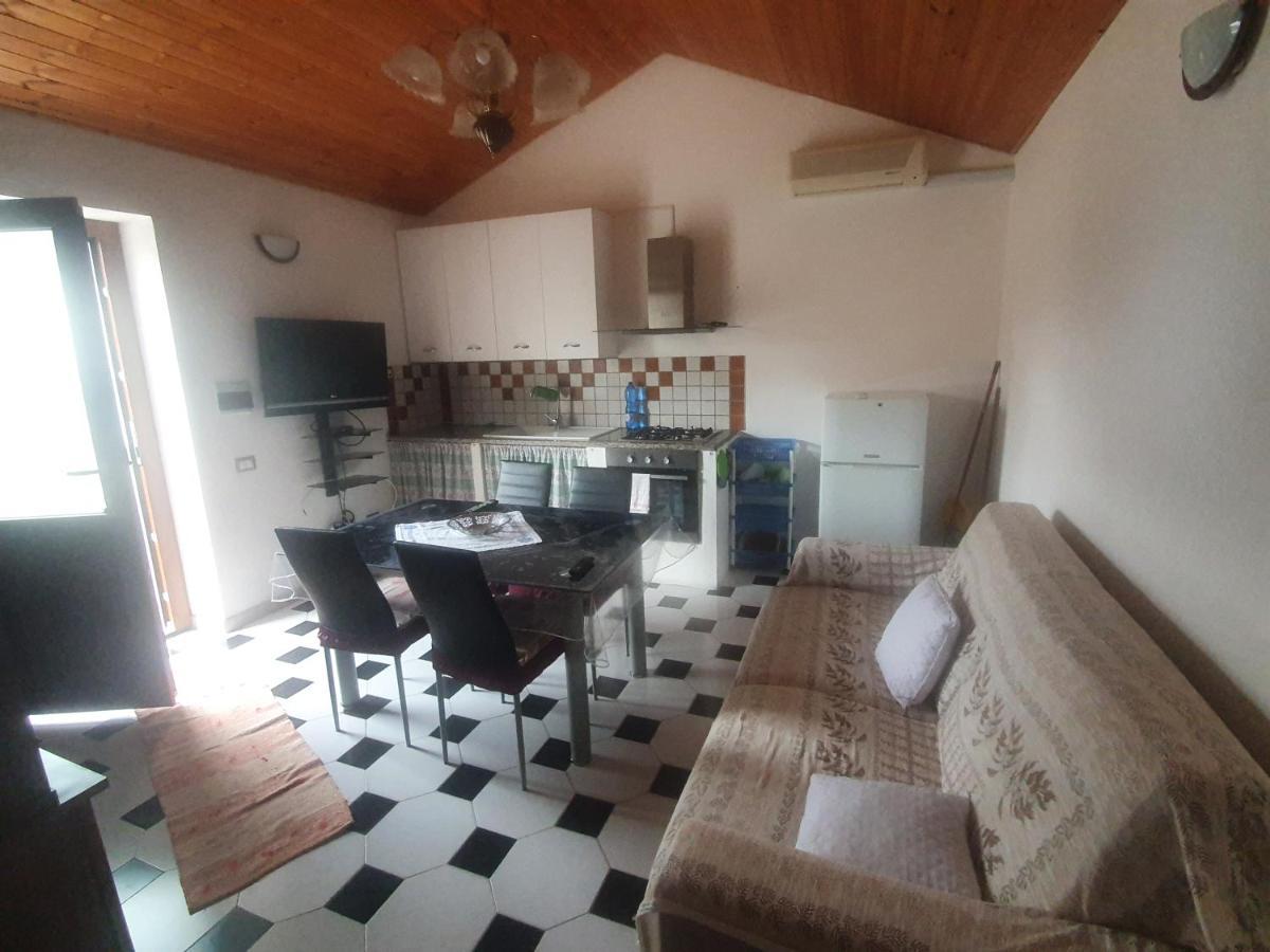 Appartamento Stangoni Badesi Buitenkant foto