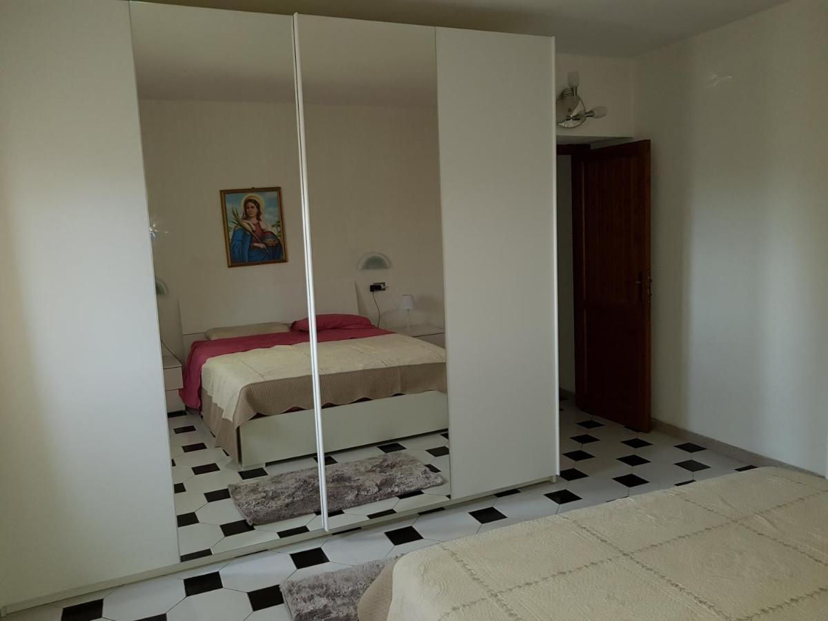 Appartamento Stangoni Badesi Buitenkant foto